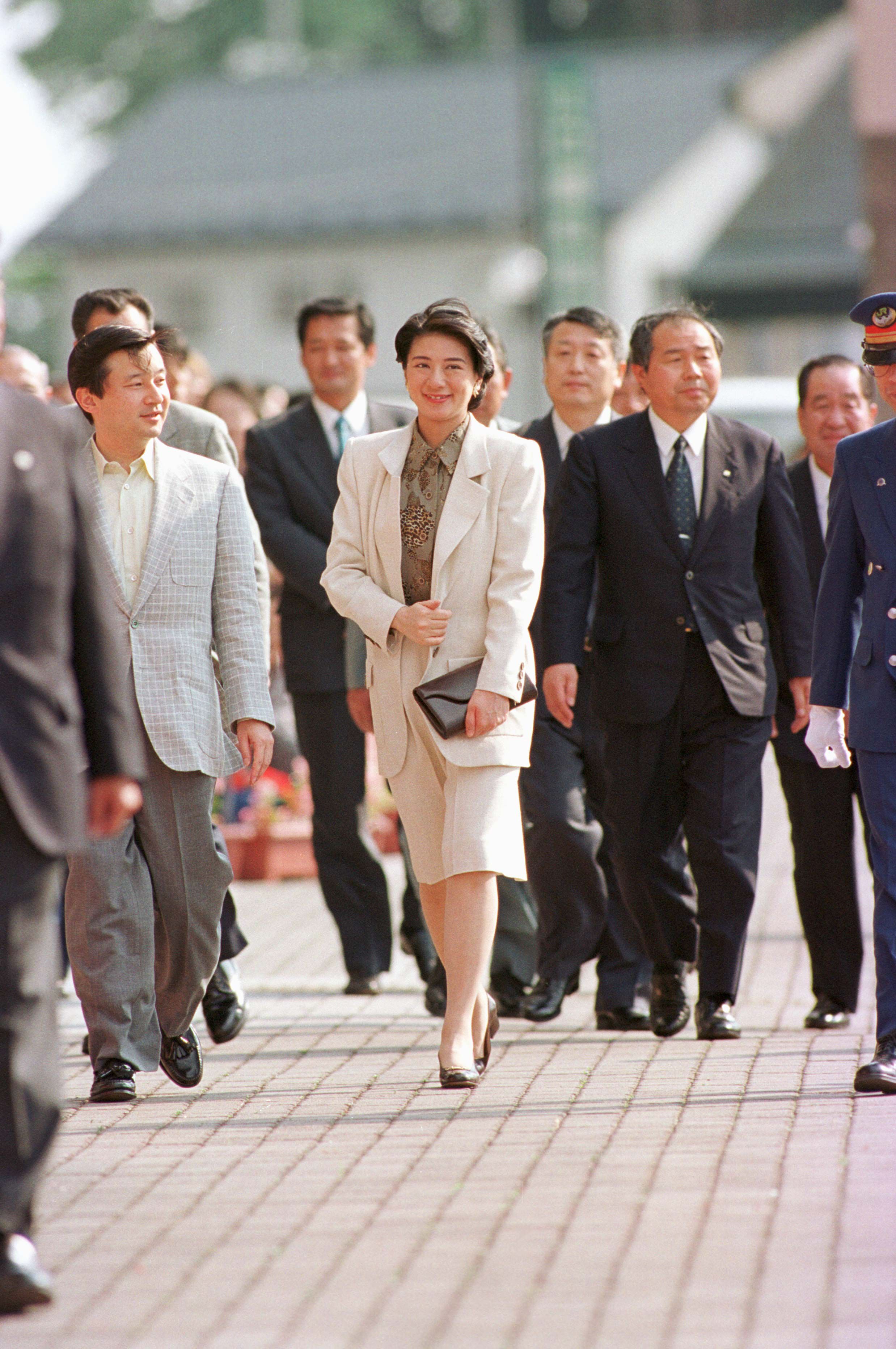 2001年6月2日、那須御用邸から帰京される日。JR那須塩原駅で　©文藝春秋