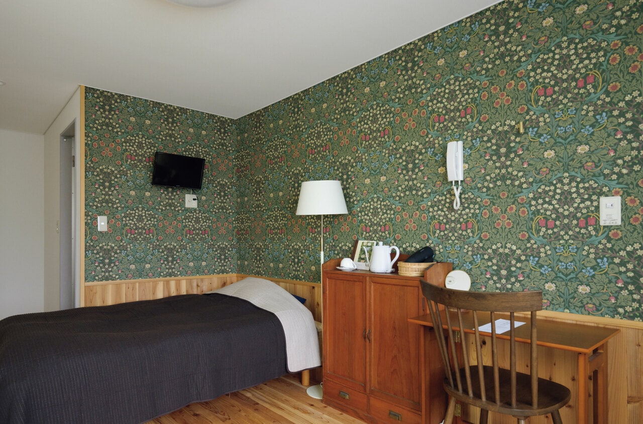 お部屋はゆったりセミダブル。