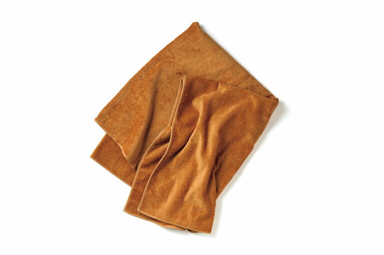 「ローブラウン コットン スロー ブランケット ハーフ」100×150cm 29,150円／エイトン青山