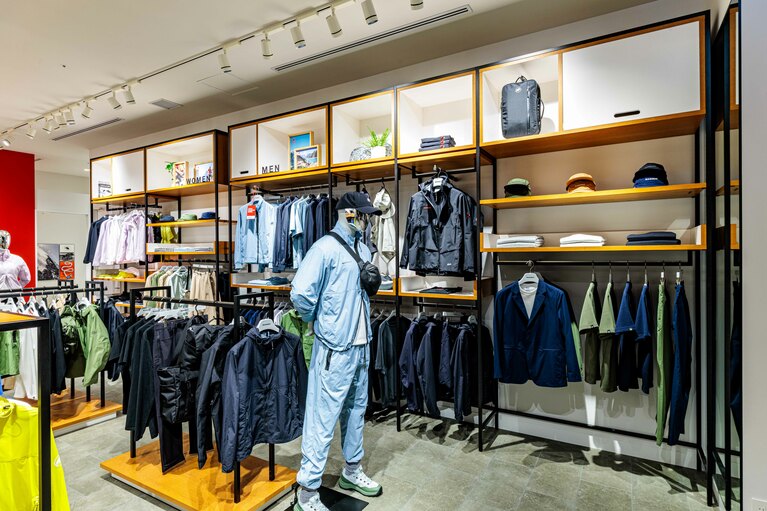 「クオーツ心斎橋」4階の「マムート 心斎橋」は商品ラインナップも充実！