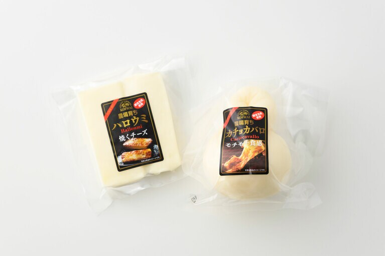 左から：小岩井農場育ち ハロウミ 930円（100g）、小岩井農場育ち カチョカバロ 2,250円（230g）。