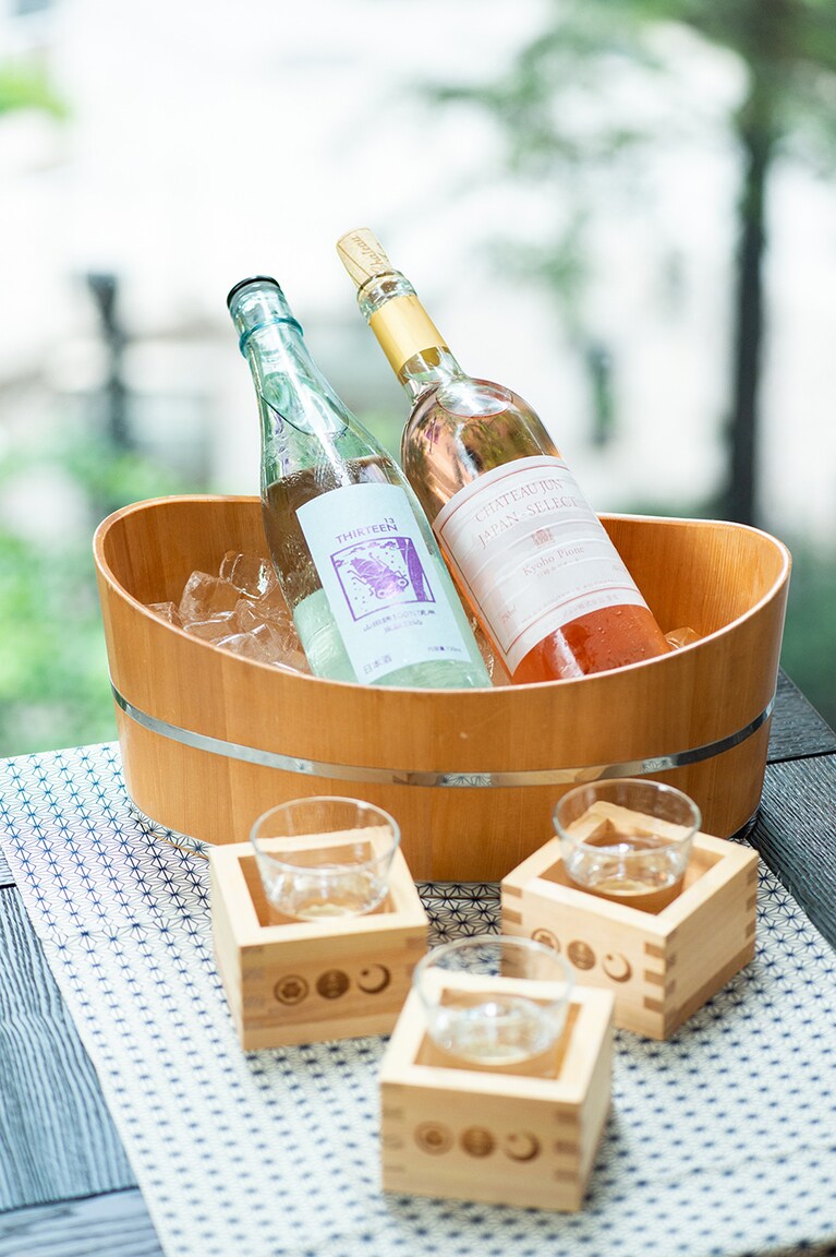 17～19時は、2階のロビーが「SAKEラウンジ」に様変わり。季節ごとにセレクトした日本酒や日本ワインが用意される。