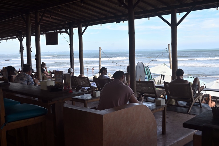 こうしたカフェが5～６軒ほど、並んでいます。