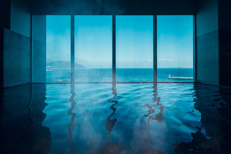 界 アンジン［静岡／伊東温泉］大浴場 内風呂。