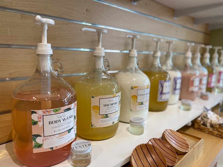 ボディウォッシュが1oz(28.35g)$1から、シャンプーは1oz$1.25からと、金額も良心的です。