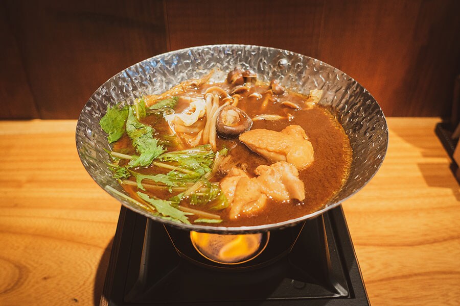 試食会メニューとして提供された「名古屋コーチン味噌小鍋」。