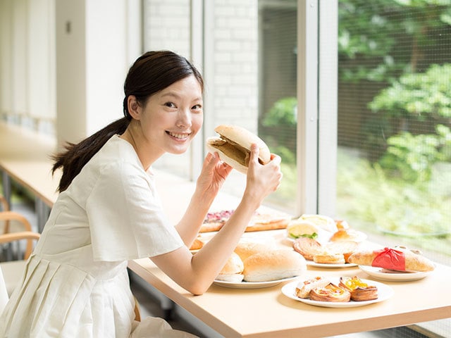 森きみも大好き亀有のコッペパンが 中に挟んだ常識破りの具材って 森きみの幸せパン物語