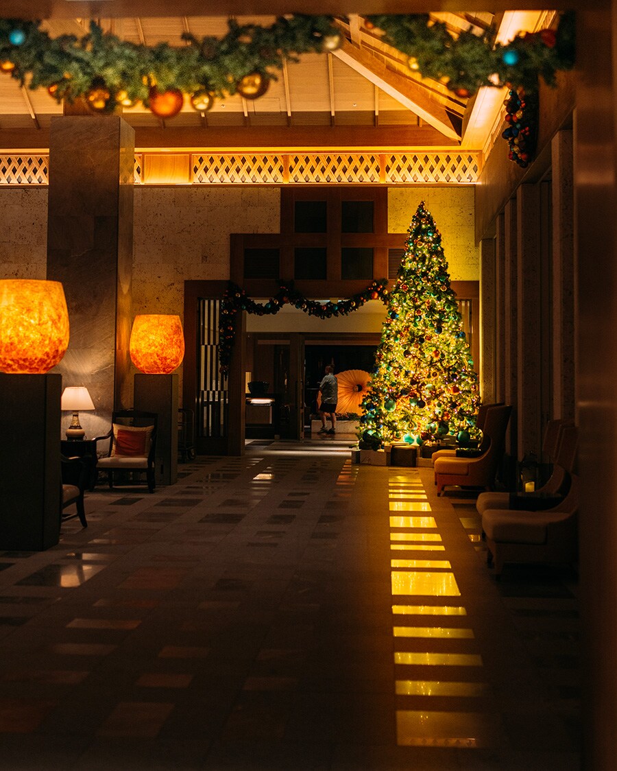 【ザ・リッツ・カールトン沖縄】 沖縄の自然と伝統を子どもたちへ 家族で楽しむクリスマスツリー | ホテルのクリスマスツリー | 写真 | 7枚目