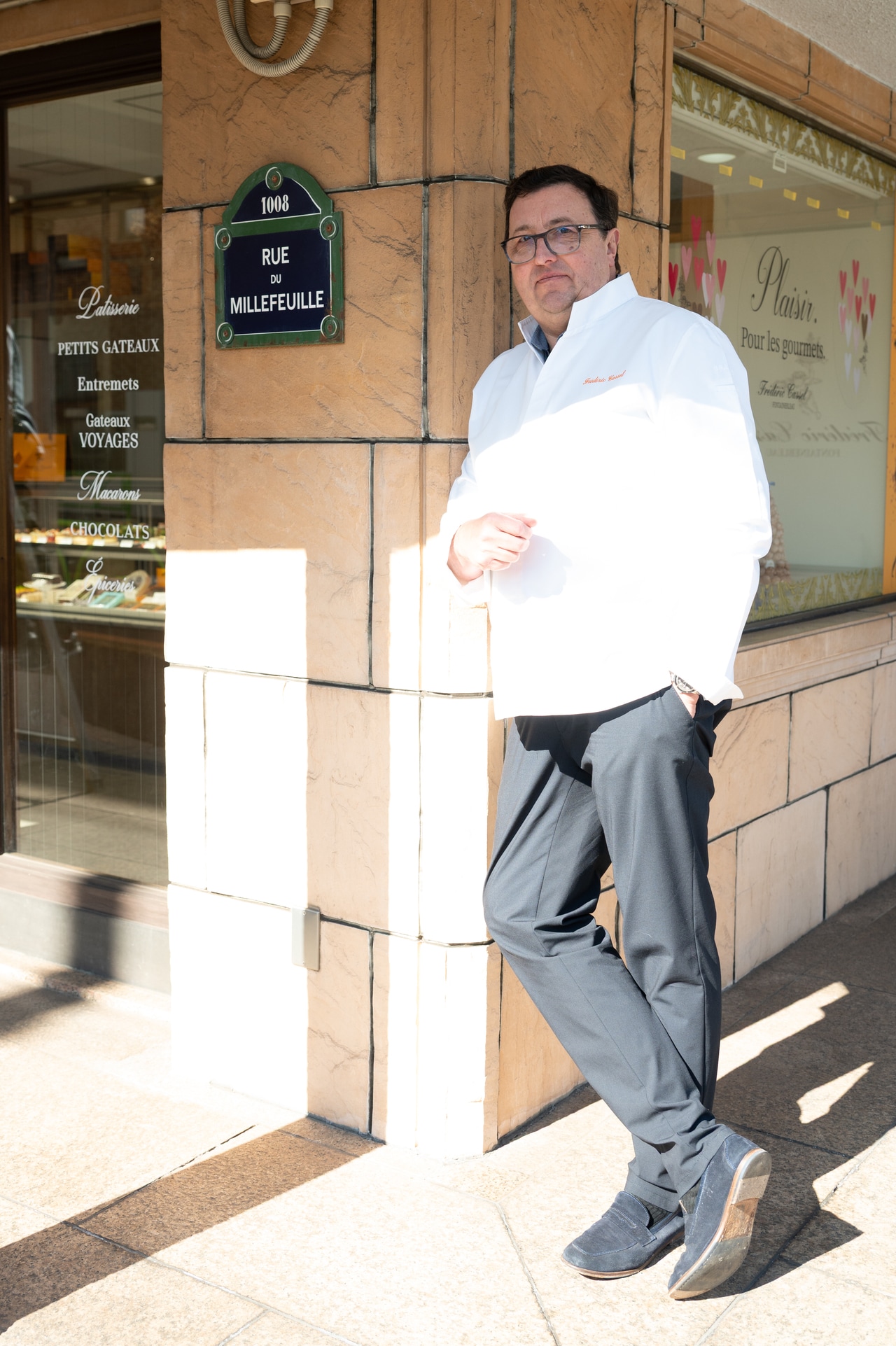 フレデリック・カッセル氏。経堂のアトリエ店の前で。