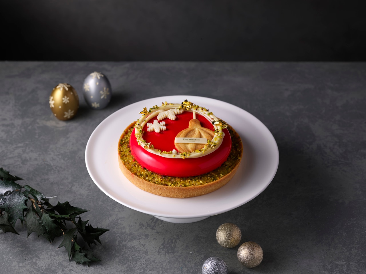 新作「ノエルルージュ タルト」（限定80個）7,000円。直径15cm×高さ約6cm。