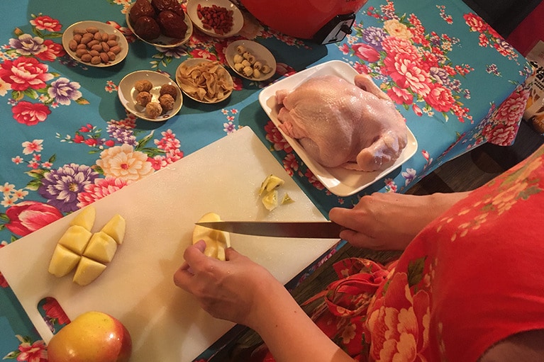 リンゴは甘みが強くないものがいいので、外国産などを使ってください。