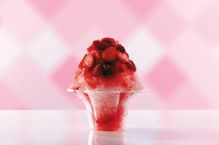 「栃木：夏イチゴ」栃木限定の夏いちご「なつおとめ」は、品質が高く形の良い粒が多く、甘味酸味のバランスが良くスイーツに最適。赤い果肉が特徴でシロップは鮮やかな色に仕上がっている。