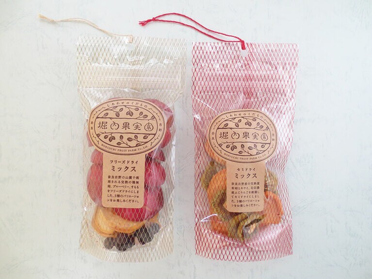 左から「フリーズドライミックス」1080円、「セミドライミックス」1080円。