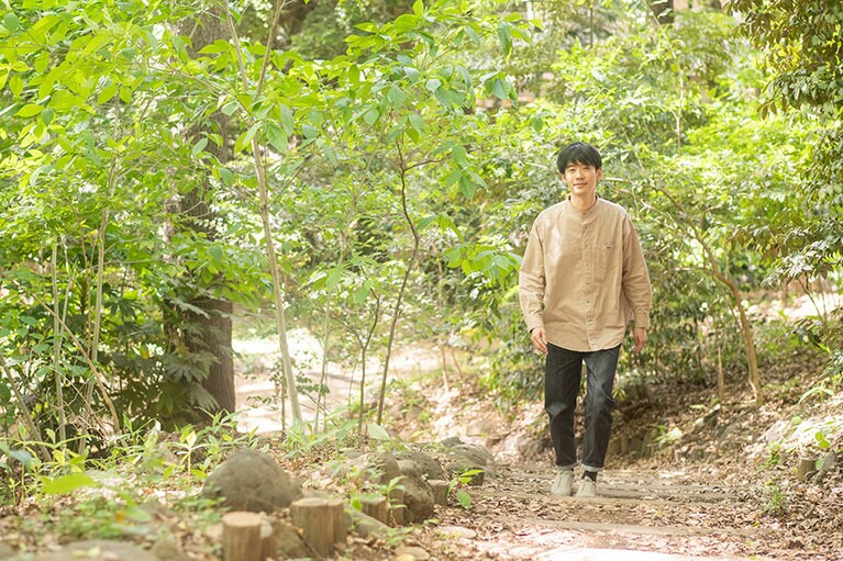 木曽駒ケ岳で山の魅力に憑りつかれ、山で生きる道を模索。