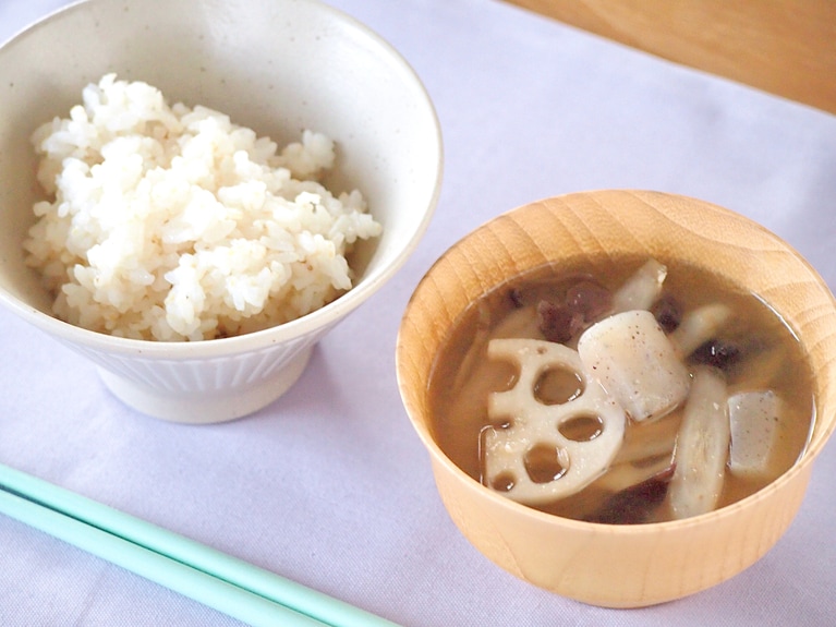 お椀に盛り付けて完成。