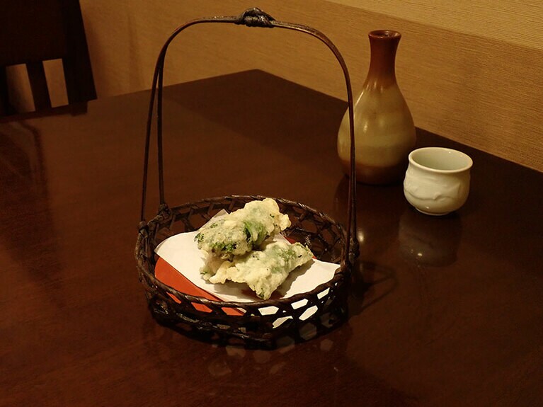 お店の名物でもある「かをり揚」。