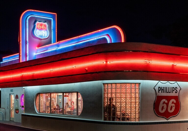 【66 Diner】11:00～21:00（金・土曜 11:00～22:00）無休　www.66diner.com