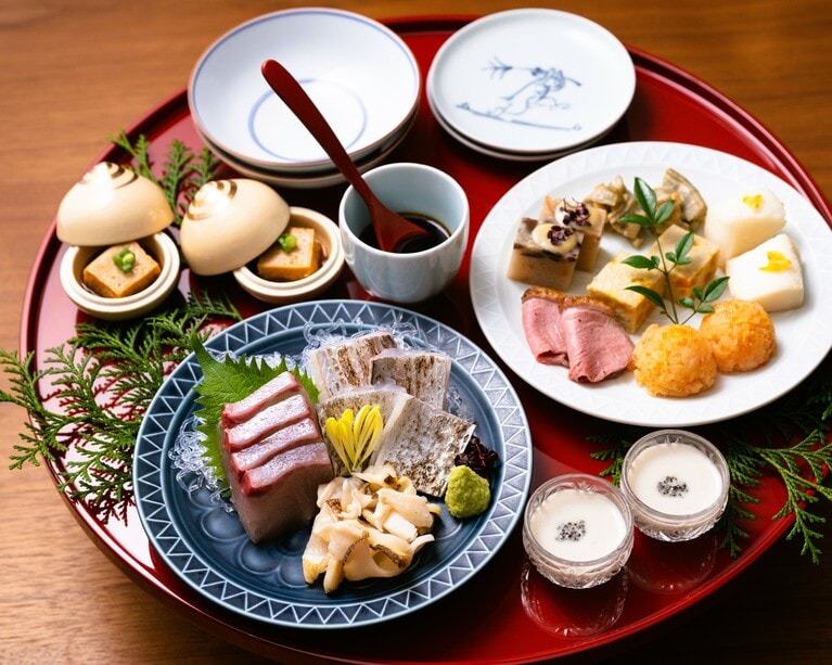 郷土料理・いぎりすなどを盛り込んだ八寸「宝楽盛り」。