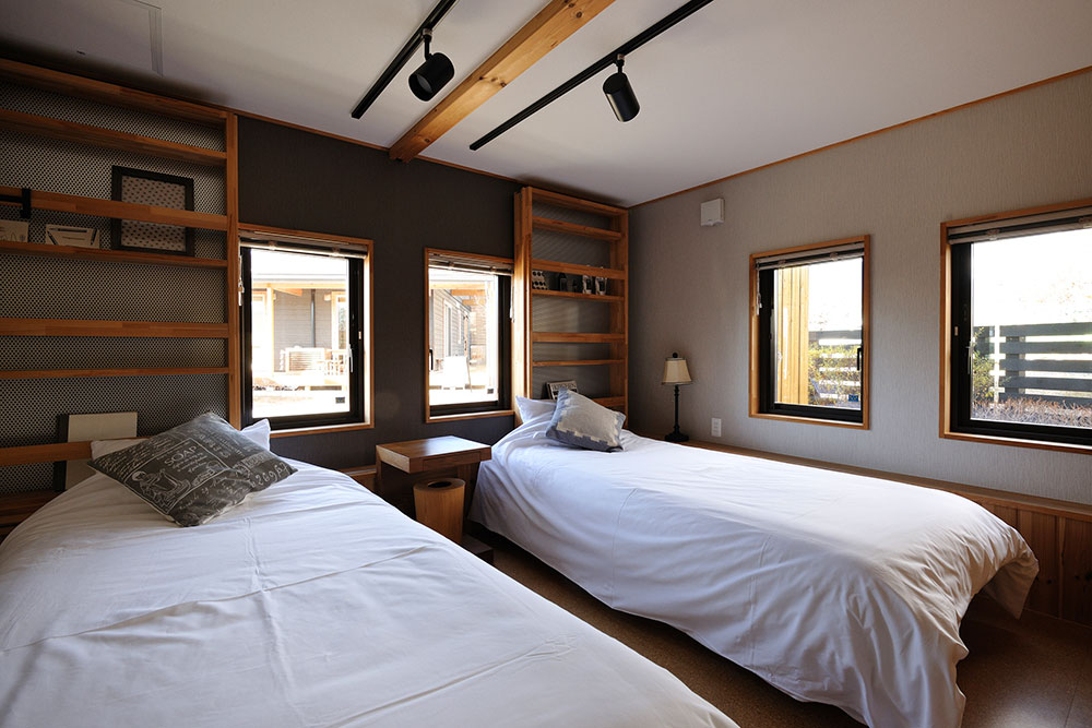 ベッドルームは2室あり、5名まで宿泊可能。