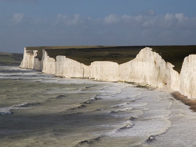 消えてしまう前に見ておきたい イギリス海峡に面した白い絶壁 | 今日の絶景