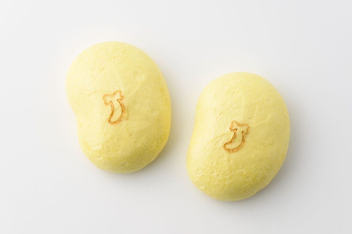 形は東京ばな奈のお菓子をイメージしており、バナナのロゴもかわいらしい。