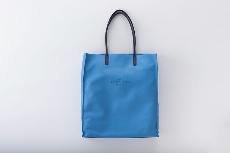 スマイソンのキングリートート 92,400円。