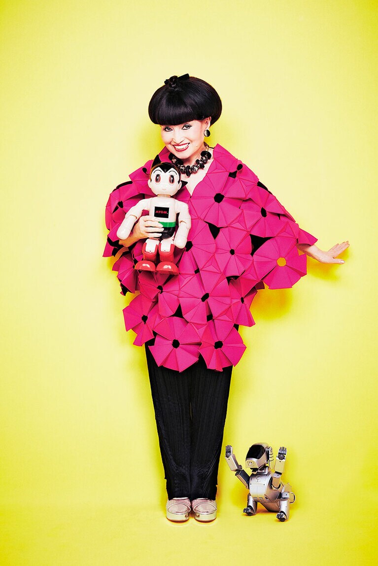 “未来のコミュニケーション”をテーマにした雑誌取材での着こなし。撮影／下村一喜