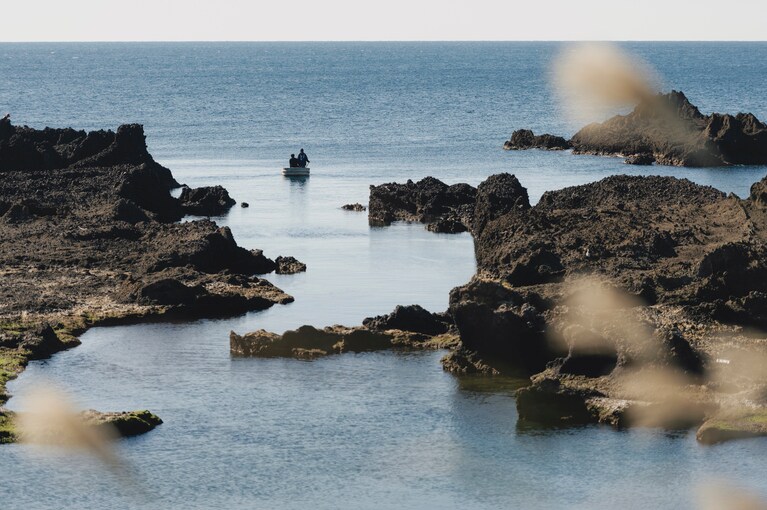 佐渡・宿根木に残る原風景に魅せられて。俳優・工藤阿須加さんと江戸時代にタイムスリップ【通いたくなる島、佐渡】