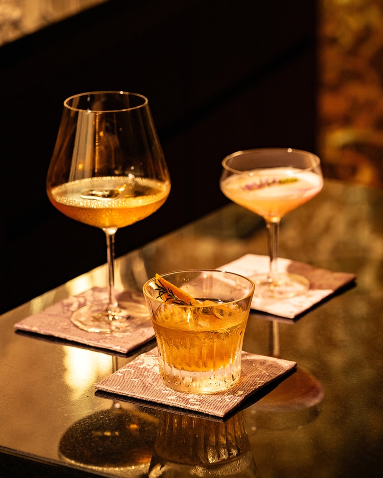 「THE GARDEN BAR」では「ハーモニアス カクテル」を。