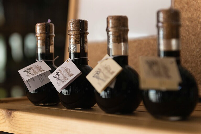 やまとなでしこ種を使い造られるなでしこ農園のバルサミコ。