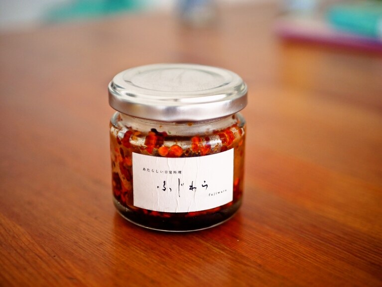 「あたらしい日常料理 ふじわら」の「おいしい唐辛子」。タバスコや一味とはまた違った辛味を料理に加えてくれる。