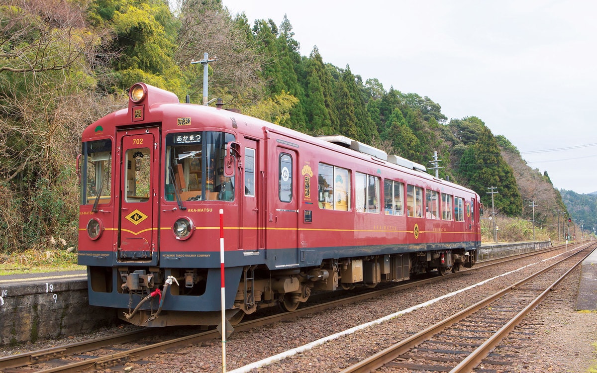 観光列車「丹後あかまつ号」で 日本海の景色を楽しむプチトリップ | 海