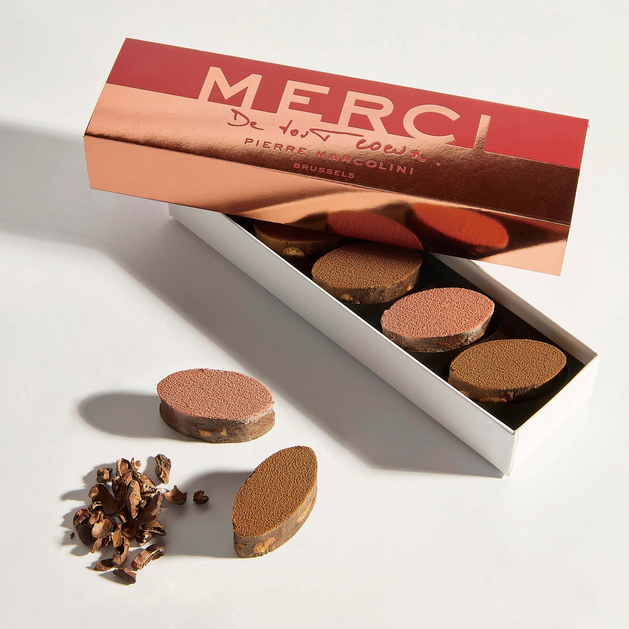 ガナッシュ ピュール 5個入り ¥3,564。コンゴ産カカオは「一度食べたら忘れられない」と評されたこともある、主張のある味わい。