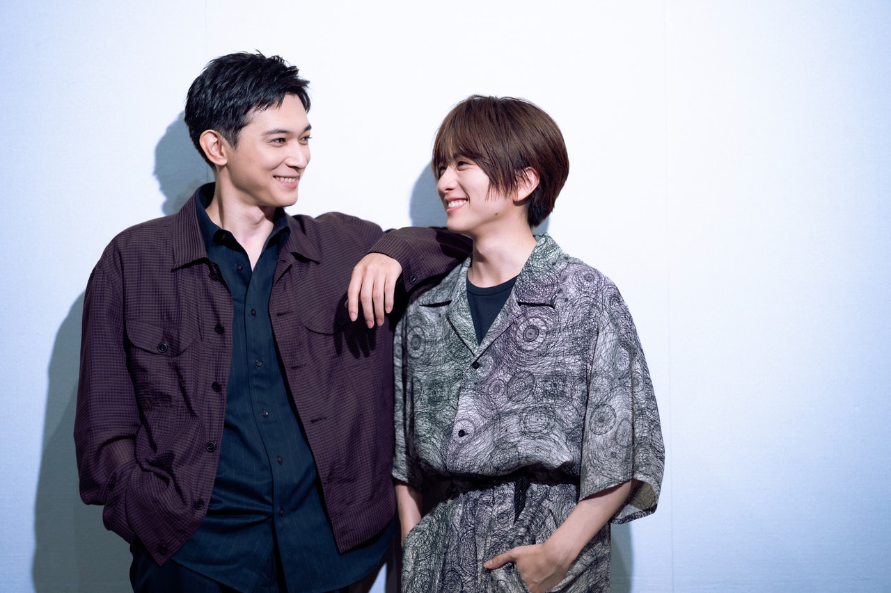 7月4日公開の映画『ババンババンバンバンパイア』で共演する吉沢亮さんと板垣李光人さんが登場。