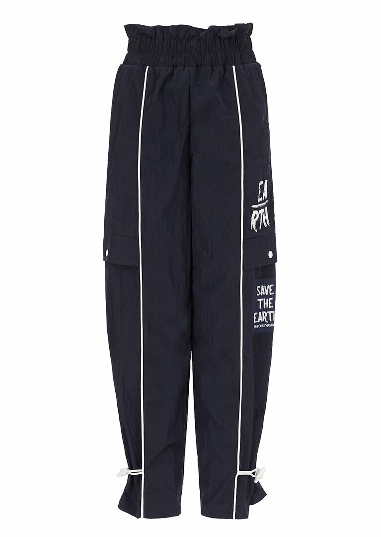 パンツ 84,700円。