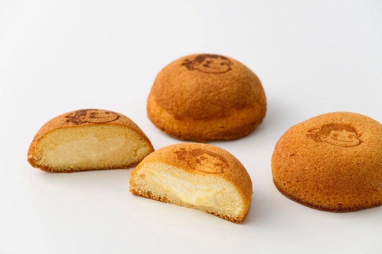 左：ペコちゃんのほっぺ（カスタード） 166円、右：ペコちゃんのツインほっぺ（シャンテリー＆カスタードクリーム） 177円。