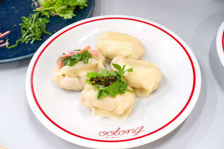 トッピングで餃子の新しい味わい方を発見！