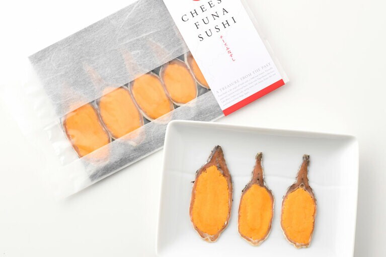 薫彩堂「チーズふなずし」 5切入り 540円／滋賀県