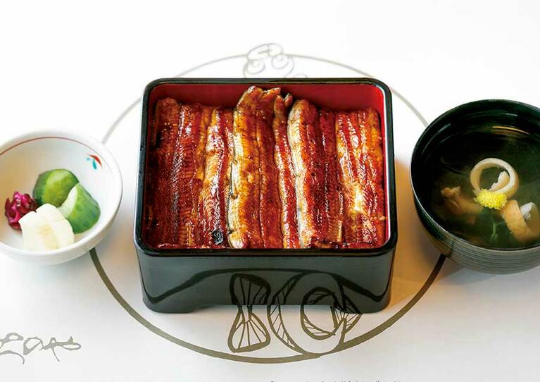 上うな重(お新香付き) 6,400円、きも吸い 300円(各税込)。