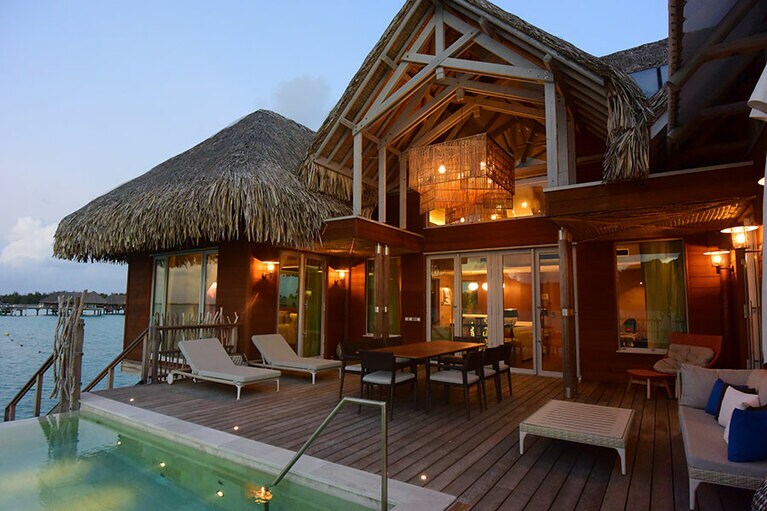 「ブランド スイート ボラボラ」の2ベッドルーム。