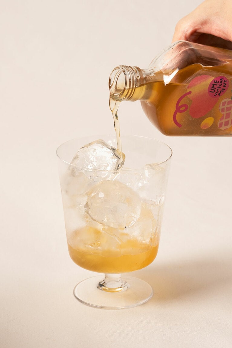 「LEVEL Upcycle syrup “キュンと”うめ酢＆ミント シロップ」。