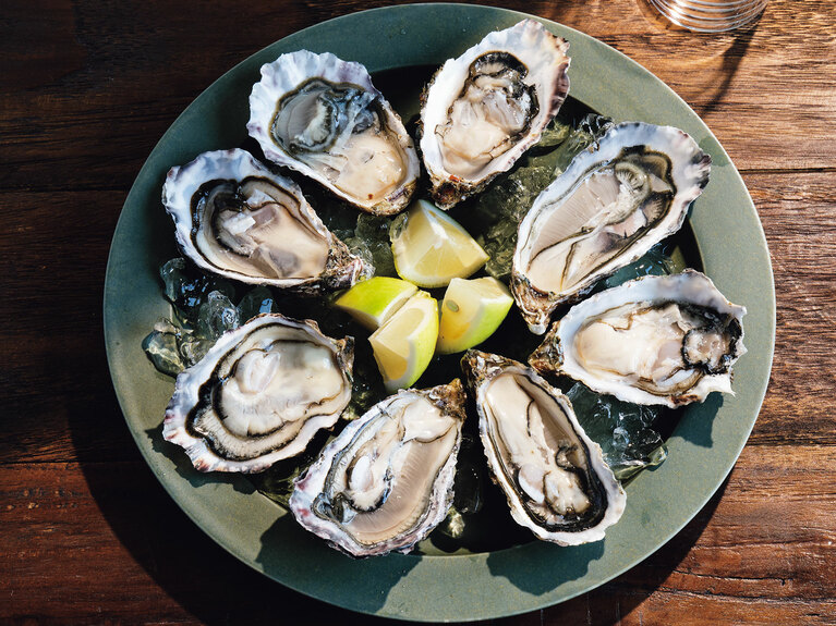 カキえもんセット Lサイズ×20個入り（カキナイフ付き） 6,242円／厚岸漁業協同組合直売店　エーウロコ