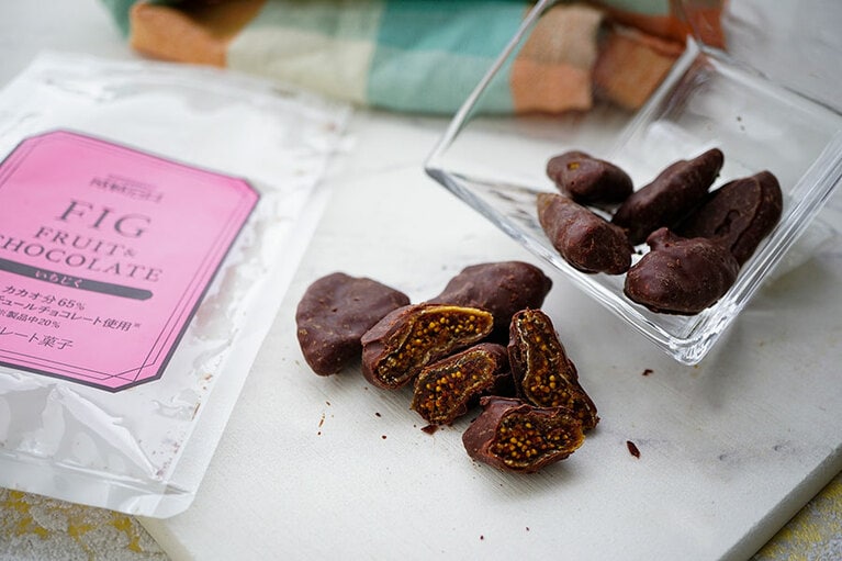 成城石井 いちじくチョコレート 80g 647円。