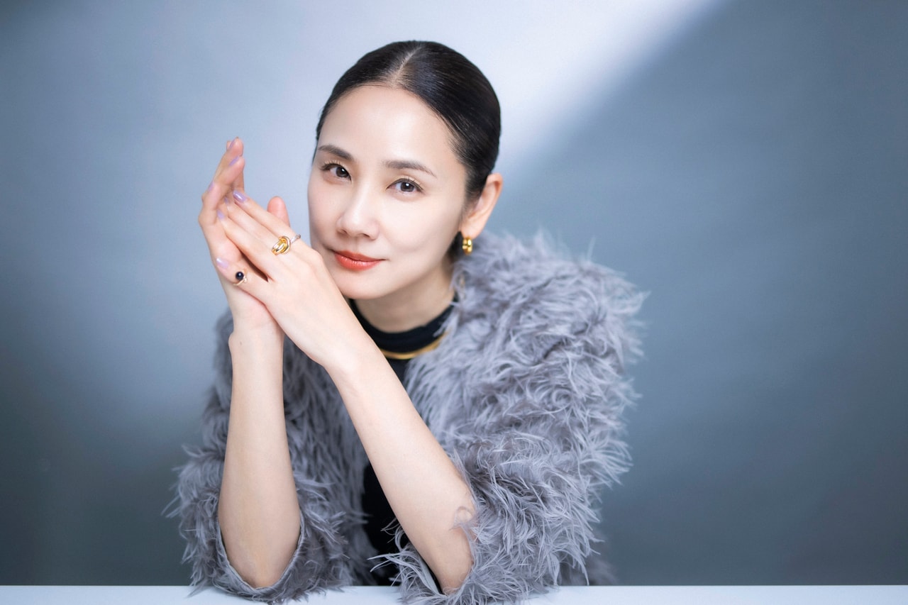 主演舞台でリチャード三世を演じる吉田羊さん。