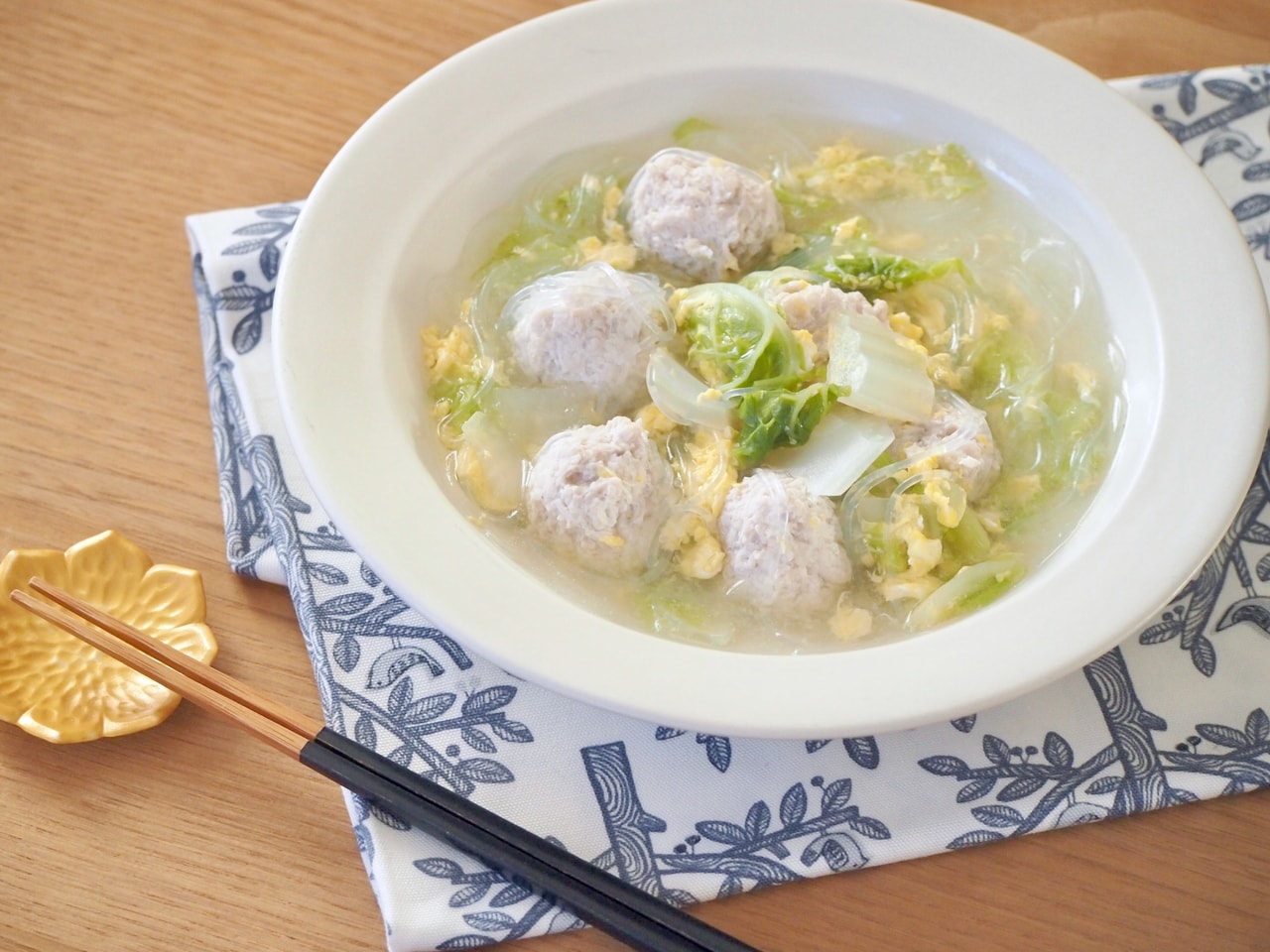 蓮根入り鶏団子の免疫アップ薬膳スープ。