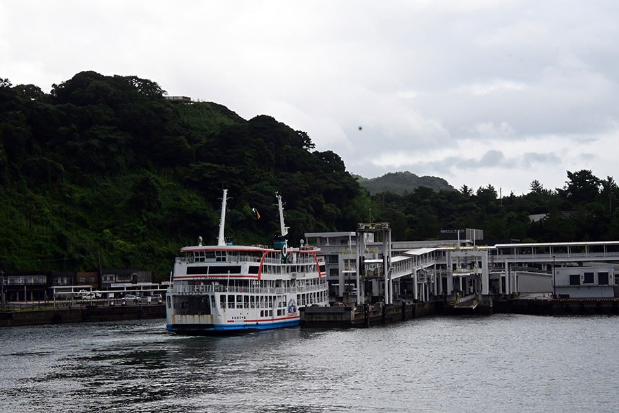 桜島フェリーは24時間運航。島民の足です。