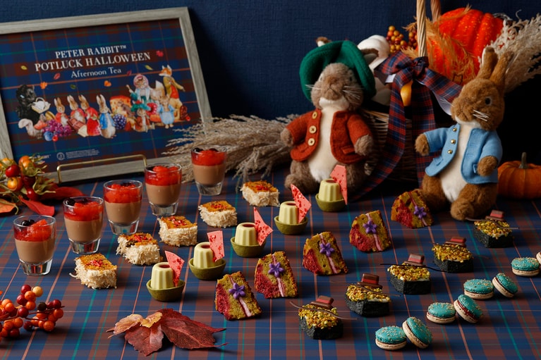 「まちねずみジョニー™のチーズショートブレット」など、クラシックなイギリスのスイーツを絵本の世界観でアレンジしたメニューの数々。