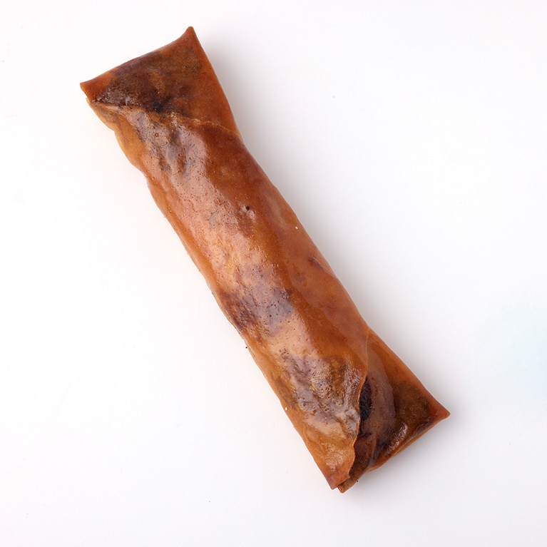 バトン・スリーズ・ミ・コンフィ 470円。グリオットチェリーとアーモンドクリームを極薄の生地で棒状に包んで焼いた菓子。