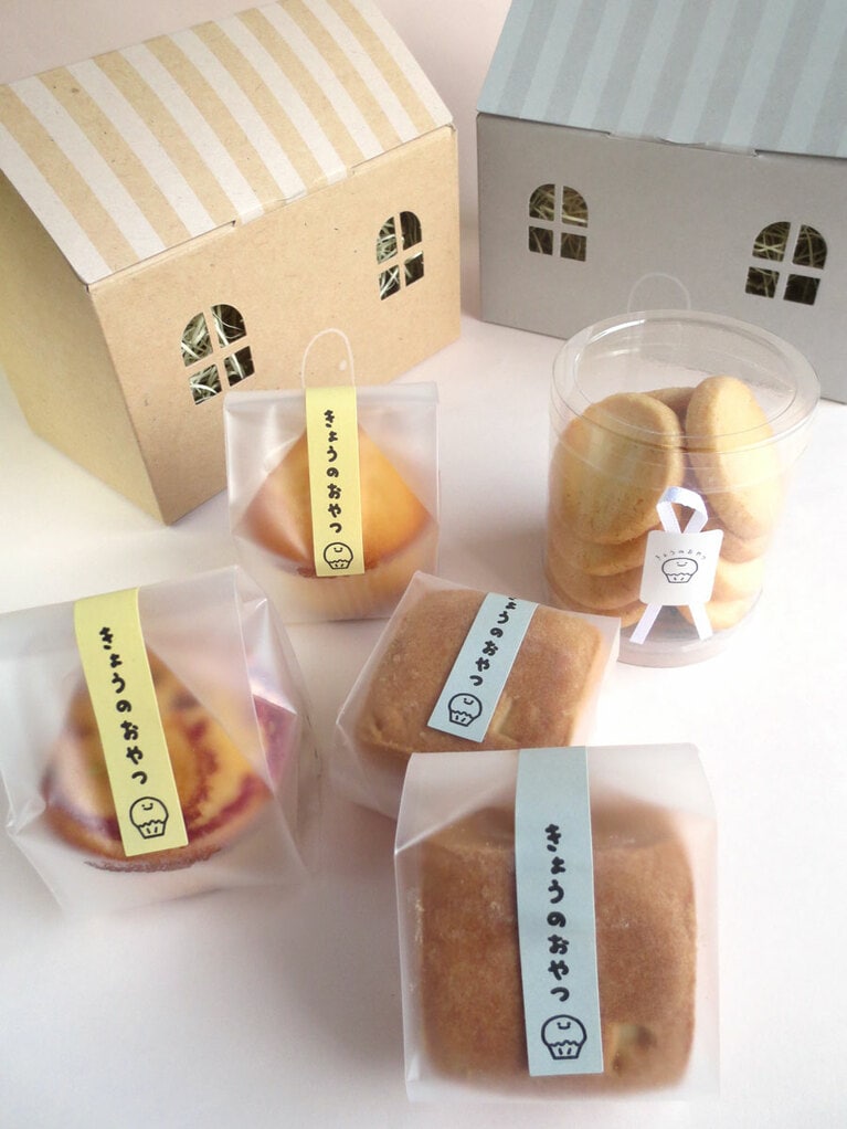 プチギフト。おうち型のボックスがキュート。