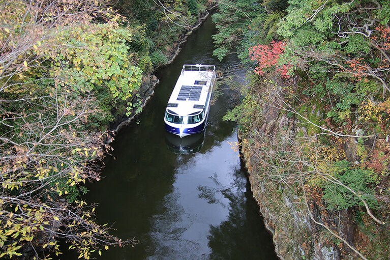 電池推進遊覧船。